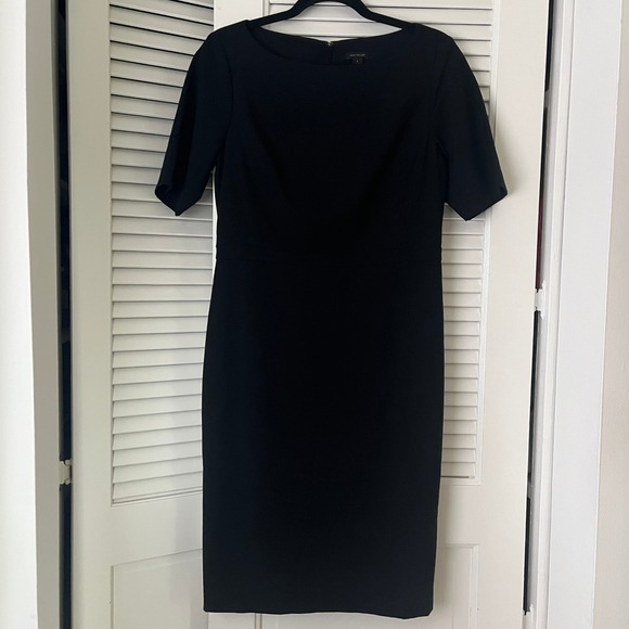 Ann Taylor Dresses & Skirts - Ann Taylor Black Boatneck Sheath Dress Sz 4 Half Sleeves